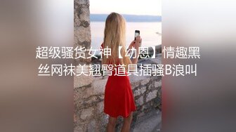 小胖妹卖力的吸吮这，口活见长