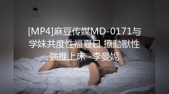 老婆发情，在落地窗前舔鸡巴，不知道对面有幸运儿看到没