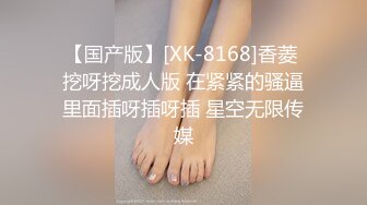 红发眼镜美女跪着满满享受这大鸡鸡