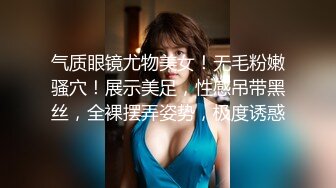 骚气妹子和炮友夜店厕所啪啪秀脱掉衣服后入啪啪