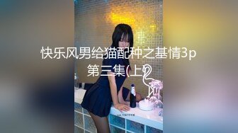 YC商场抄底白裙红趾甲绝色靓妹??蕾丝透明内夹腚沟里前面全是毛