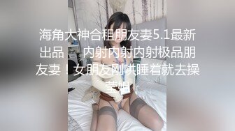 风骚漂亮的美女姐姐，大耳环性欲旺胜，跟狼友撩骚互动，揉奶玩逼看特写，淫水多多把逼毛都打湿了