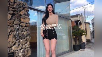 写字楼女厕制服装凉高跟美女前台,稀疏的阴毛和肥嫩穴肉真心诱人